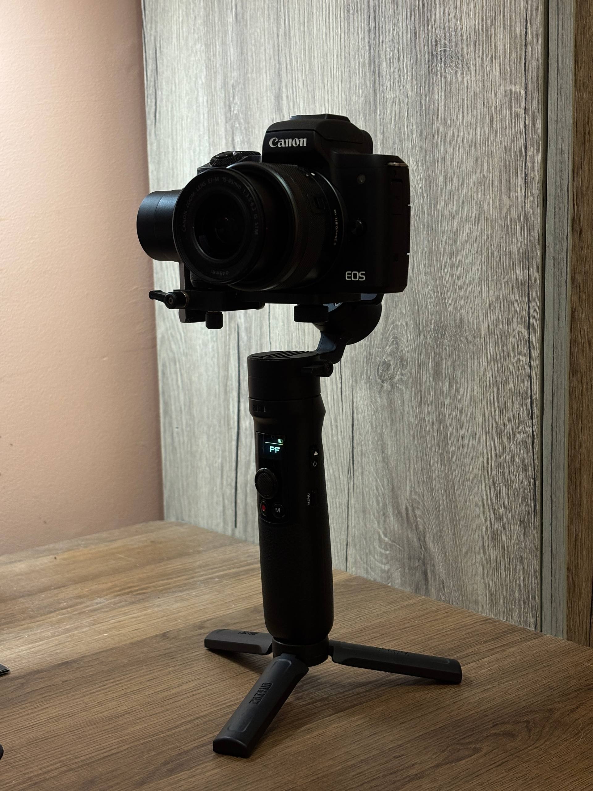 Canon EOS M50 Kit (15-45mm) + стабилизатор Zhiyun Crane M2