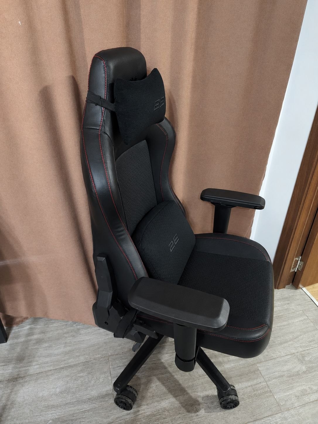Игровое кресло BASAN