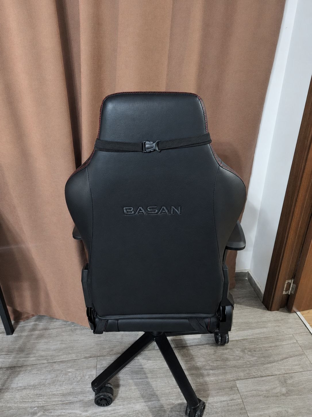 Игровое кресло BASAN