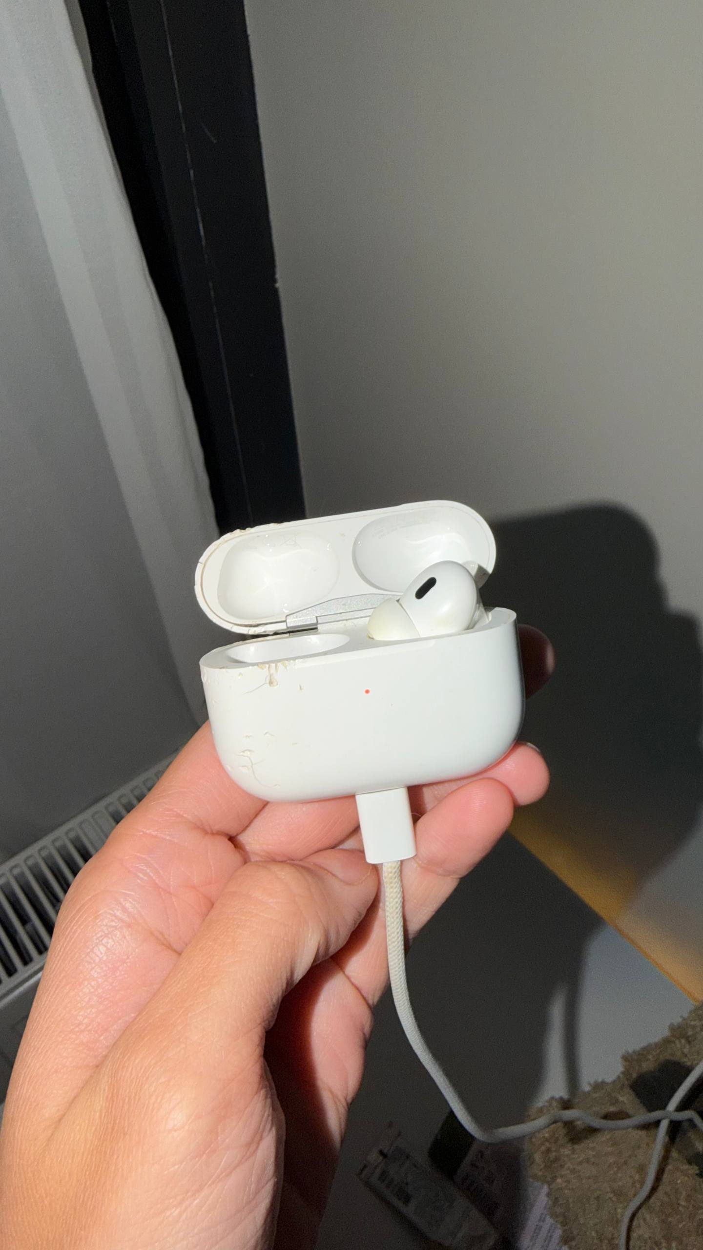Apple AirPods Pro 2 (только правый наушник)