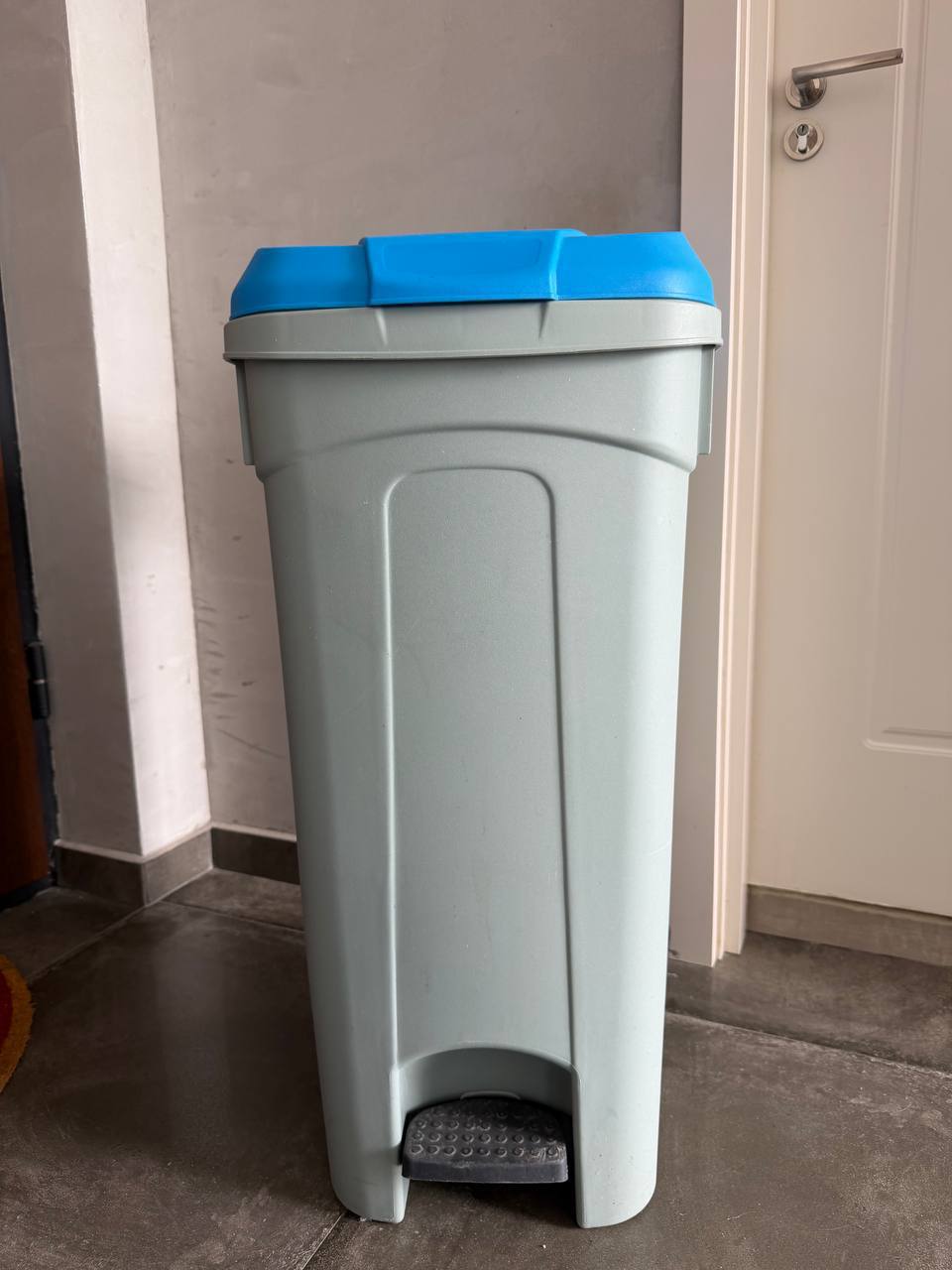 Мусорный бак 90см