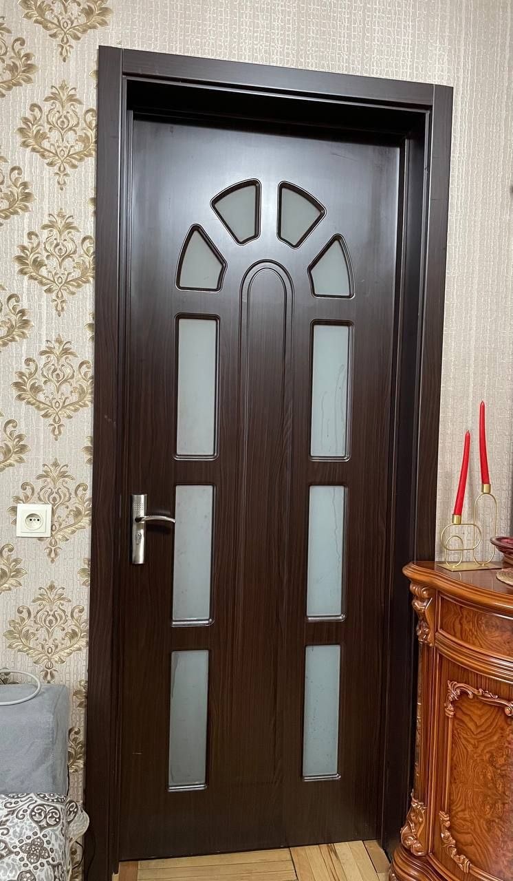 3 двери без наличников