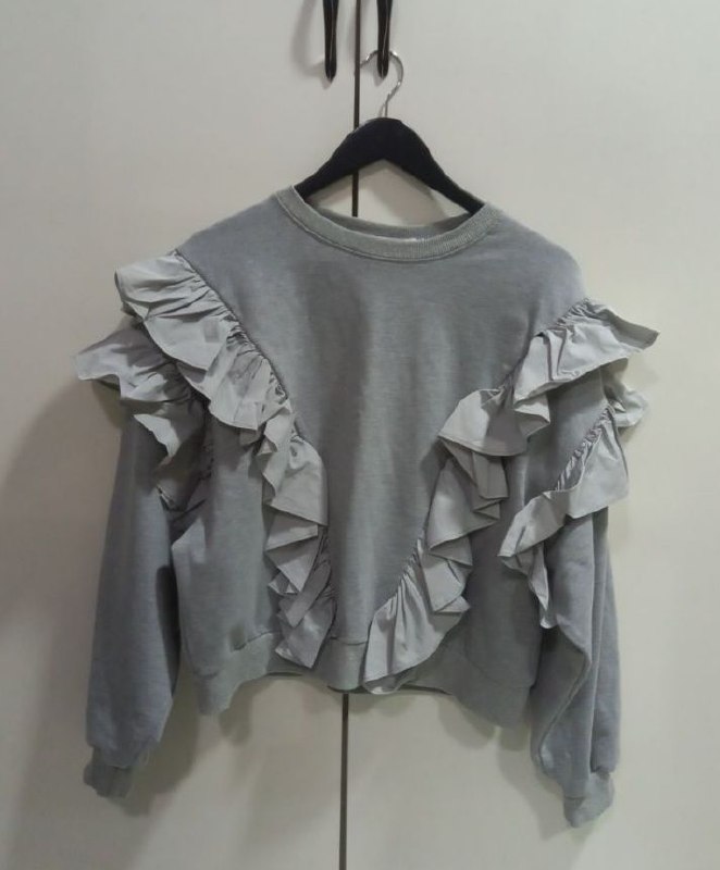 Кофта трикотажная с рюшами р. L
