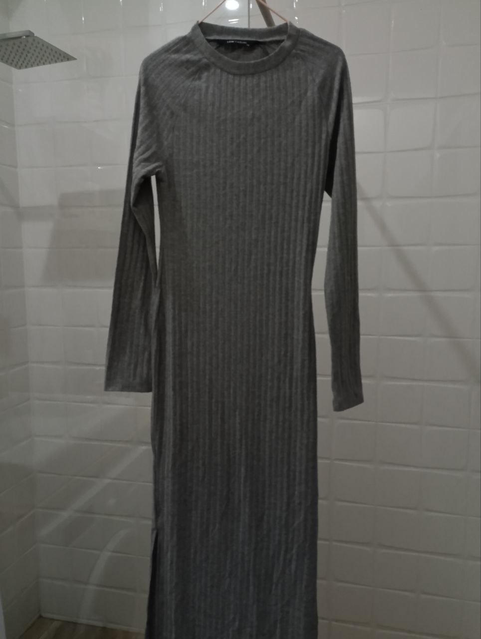 Серое платье