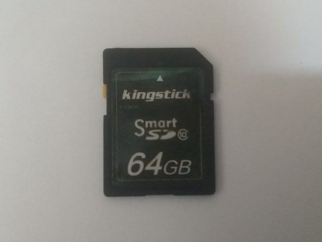 Флеш карта SD на 64 Gb