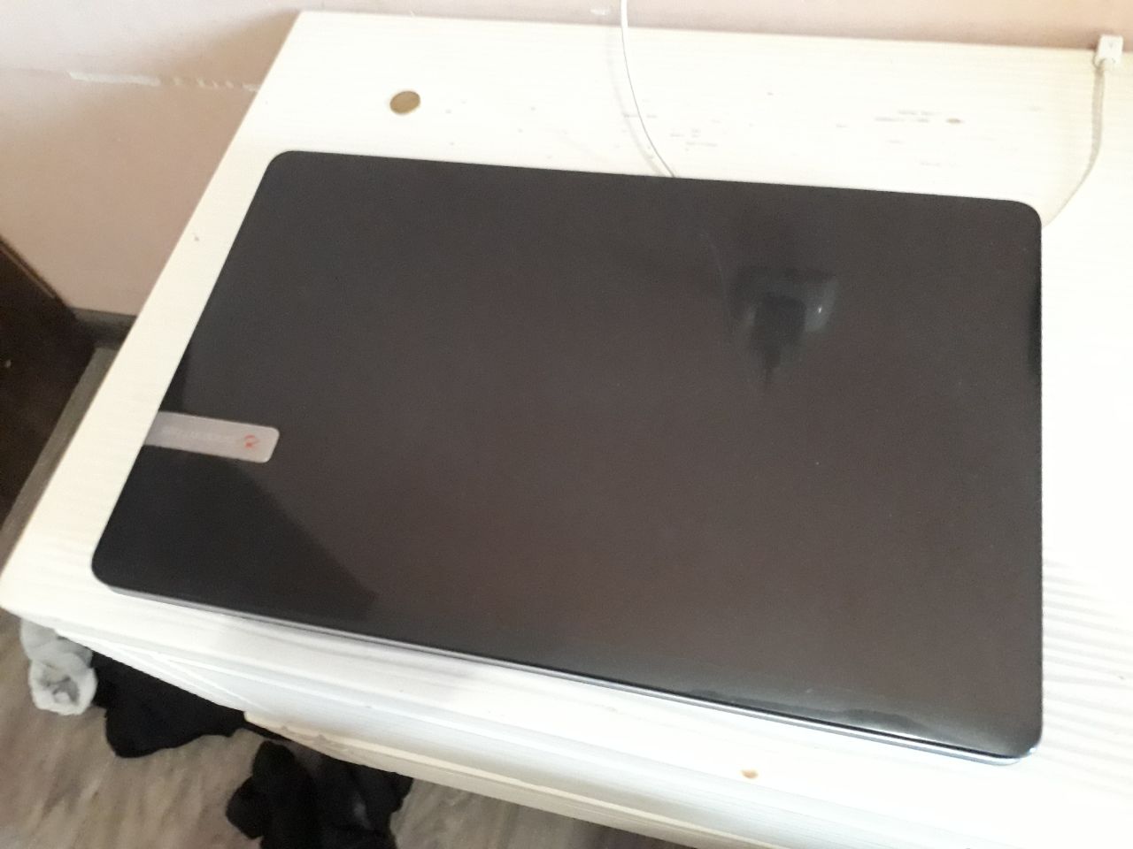 Ноутбук старенький, не заряжается