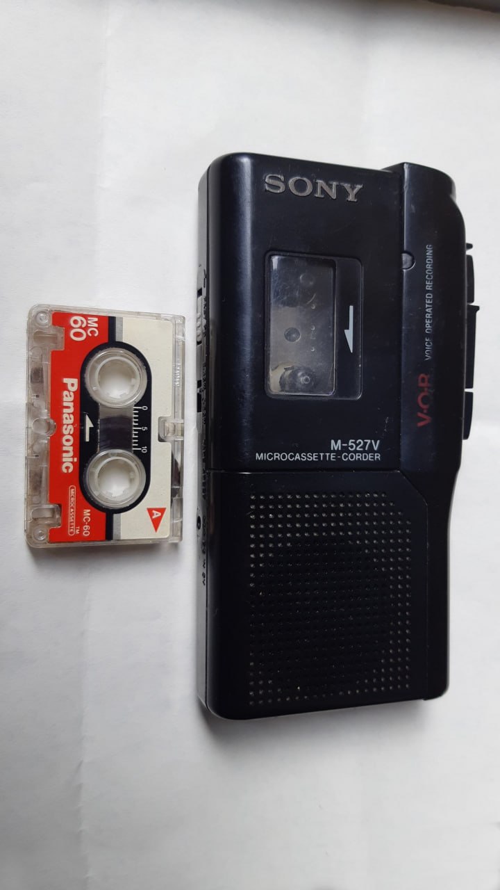 Нерабочий диктофон SONY M-527 V