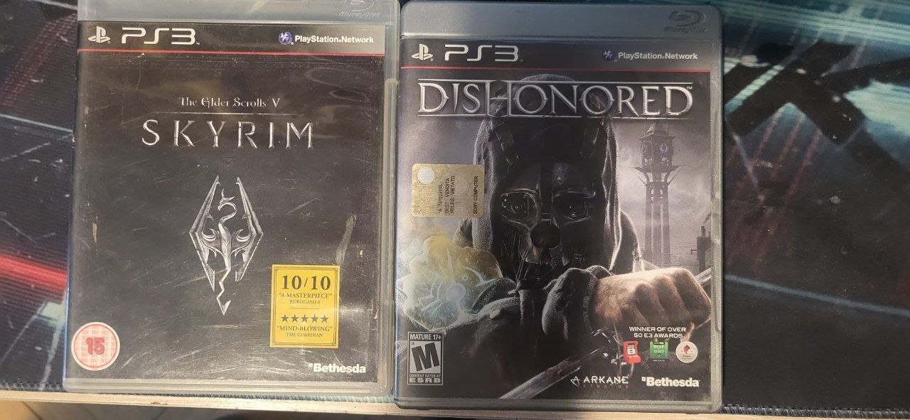 Два предмета по 20 лари каждый или 30 за оба