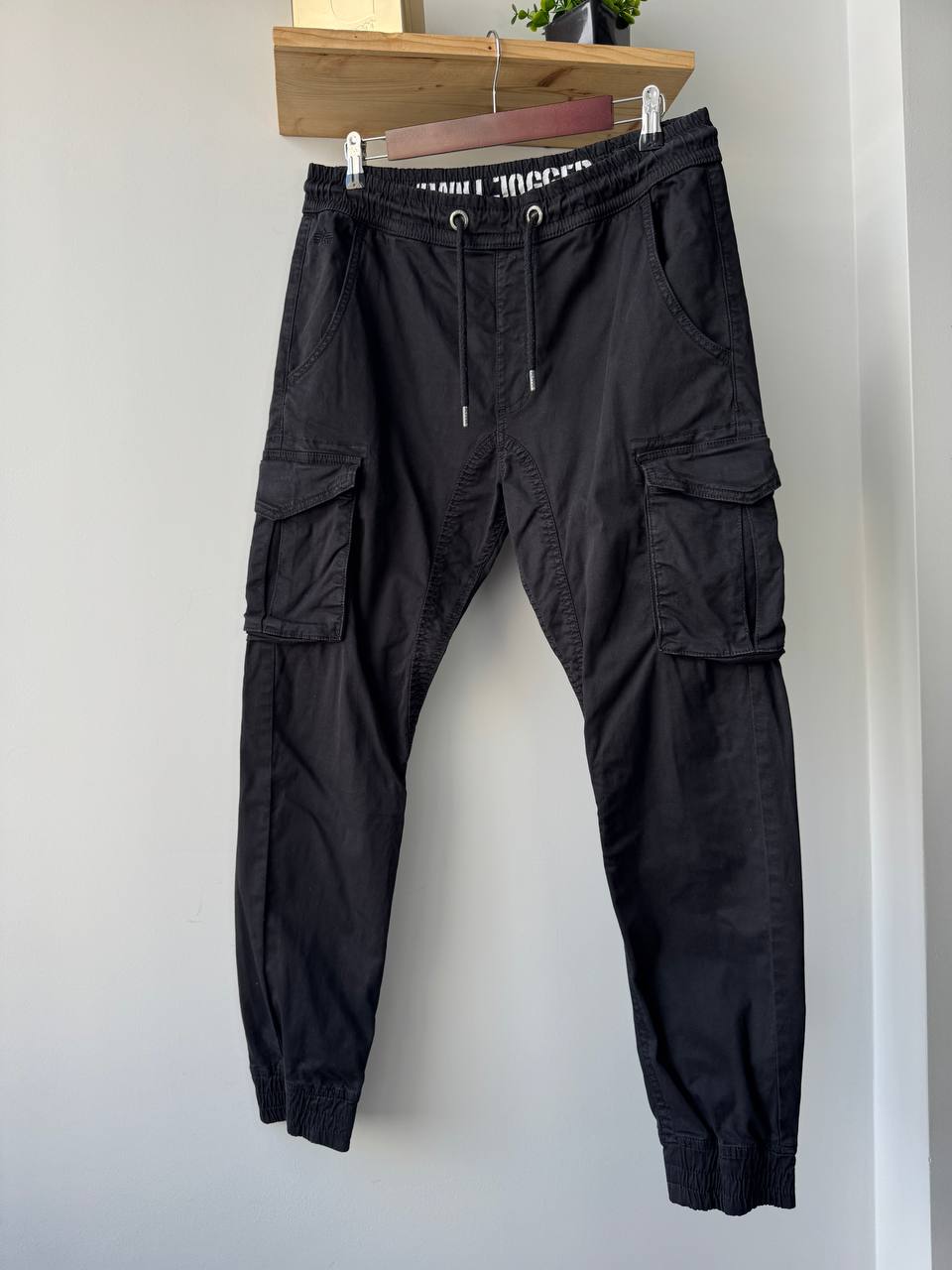 Джогеры Alpha Industries