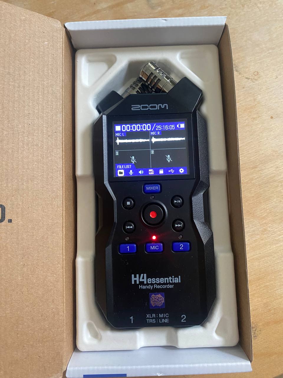 Zoom H4 Essential рекордер/диктофон