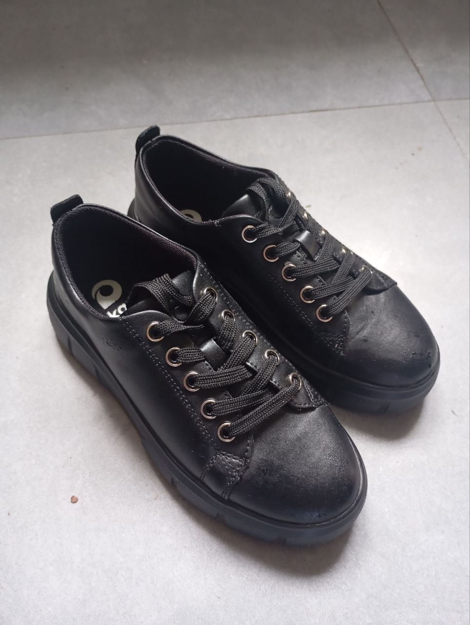 Кроссовки Kari 37 размер