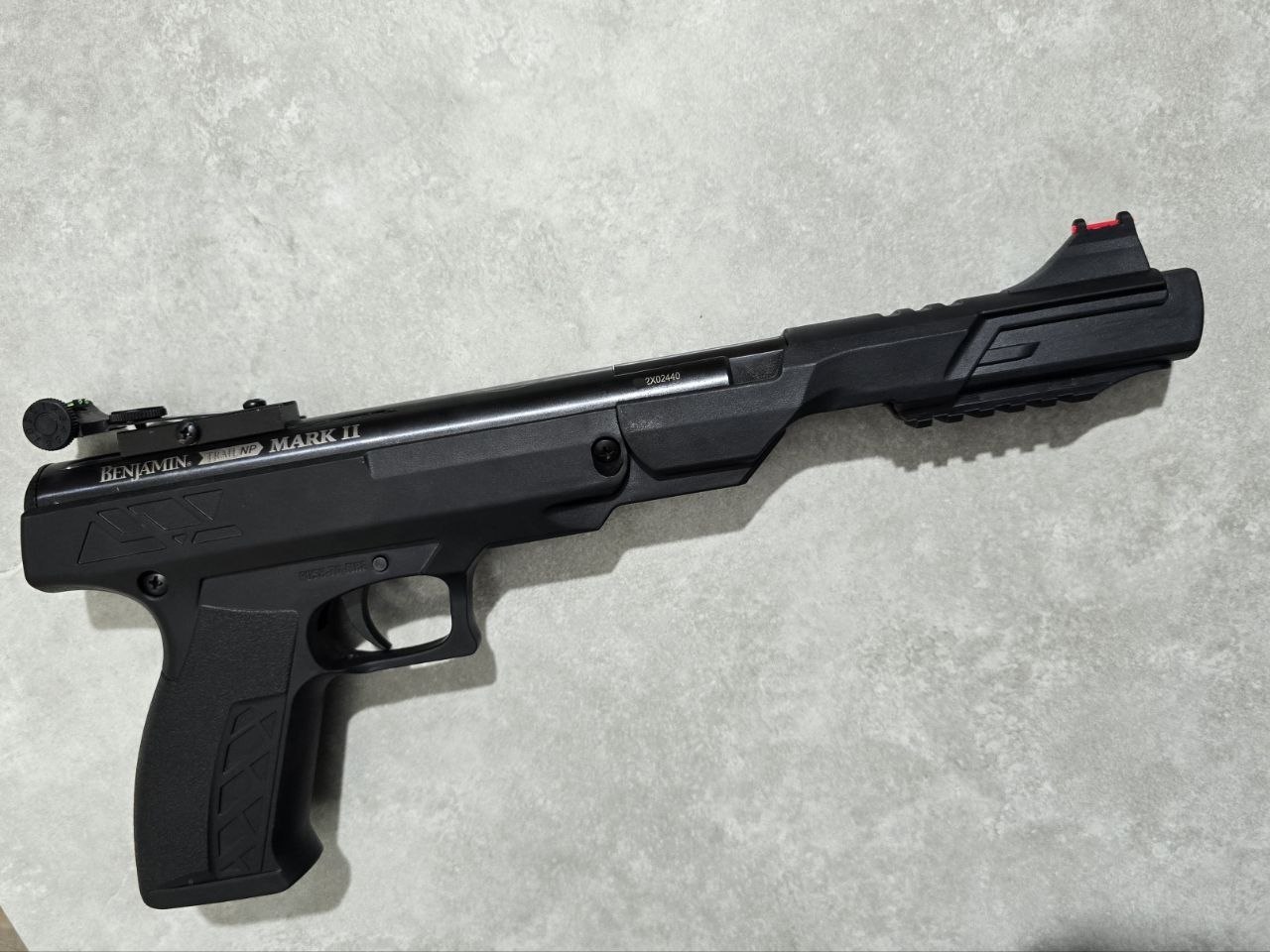 Пневматический пистолет Benjamin Trail NP Mark II