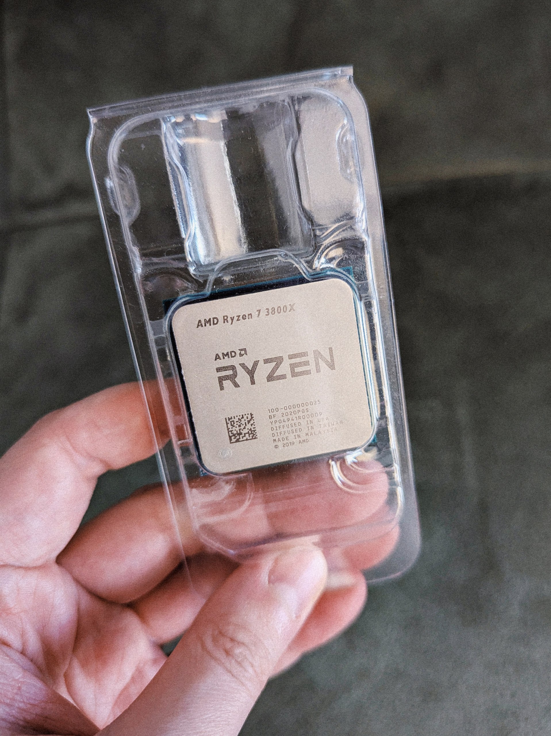 AMD Ryzen 7 3800X процессор
