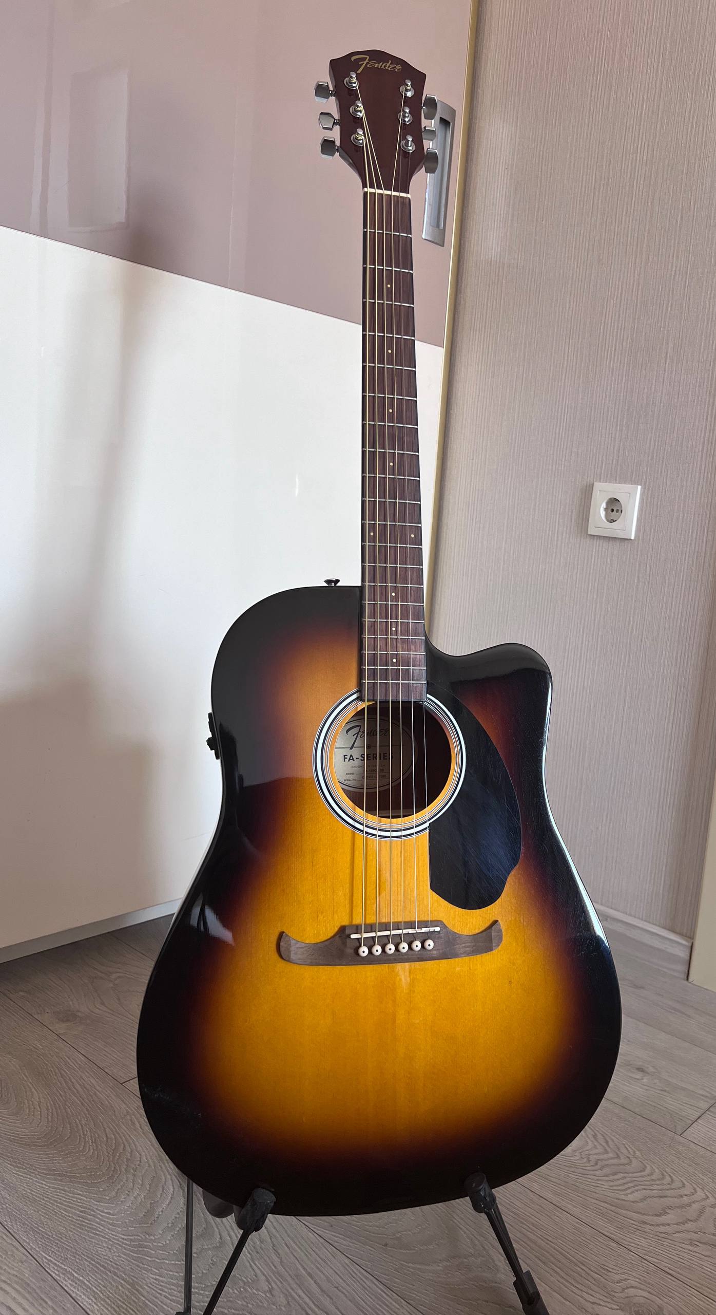Fender FA-125 CE электроакустическая гитара