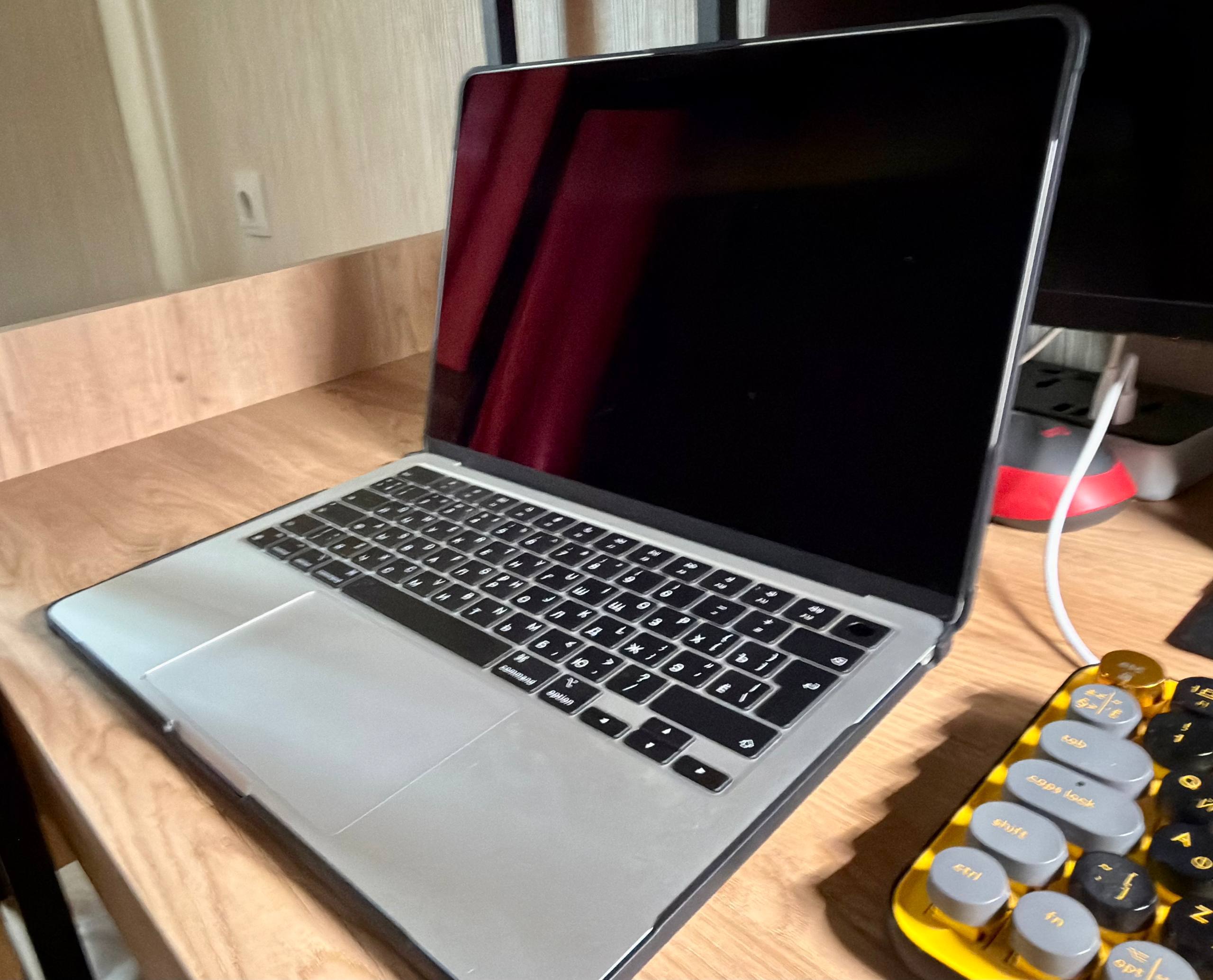 MacBook Air 13 (M3) 16/256