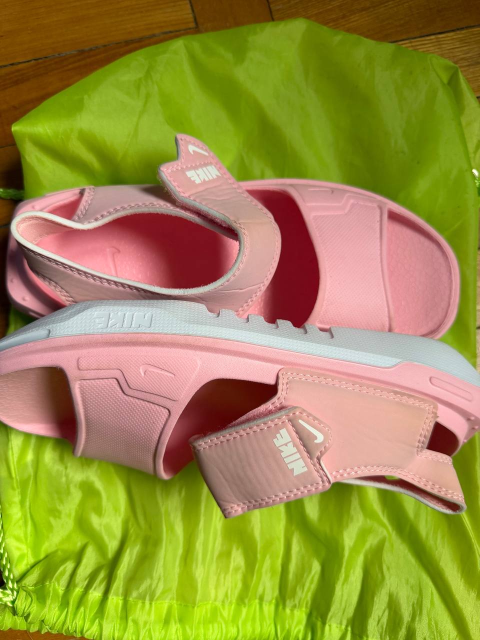 Nike кроссовки 37