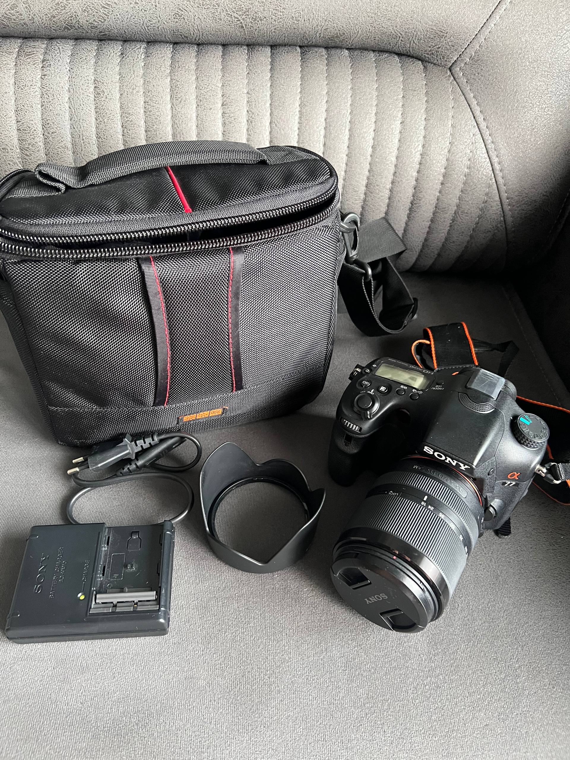 Фотокамера Sony A77 с объективом 18-135mm