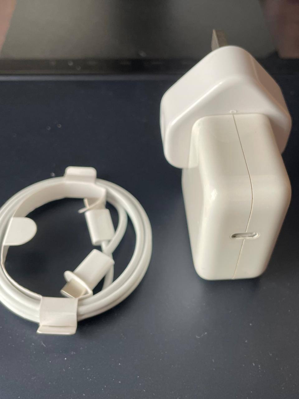 Apple 30W зарядное устройство + USB-C кабель