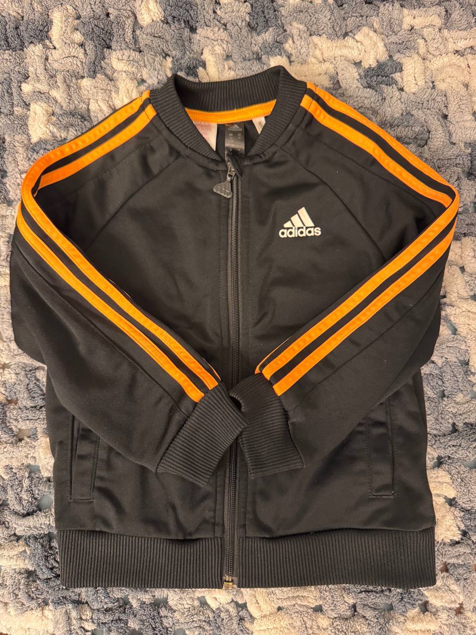 Олимпийка Adidas чёрно-оранжевая, 1-2 года