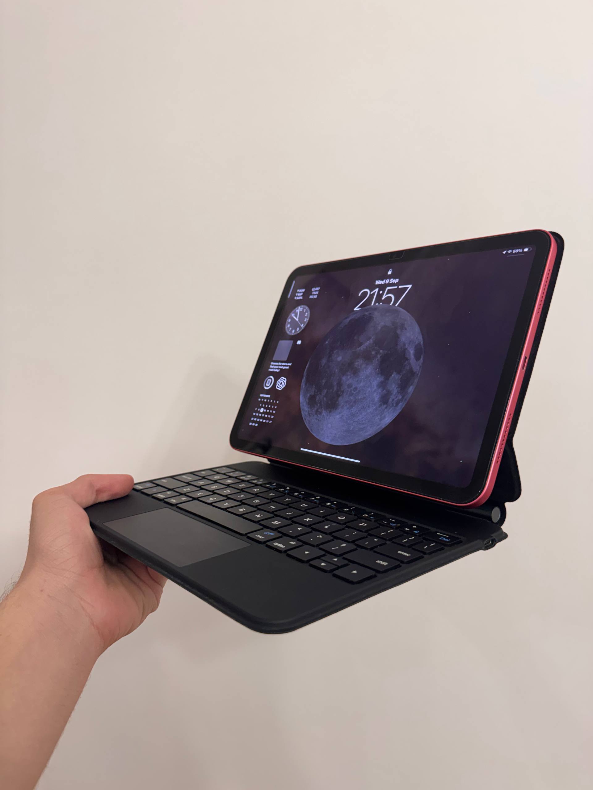 Чехол-клавиатура для iPad 10-го и 11-го поколения (10.9")
