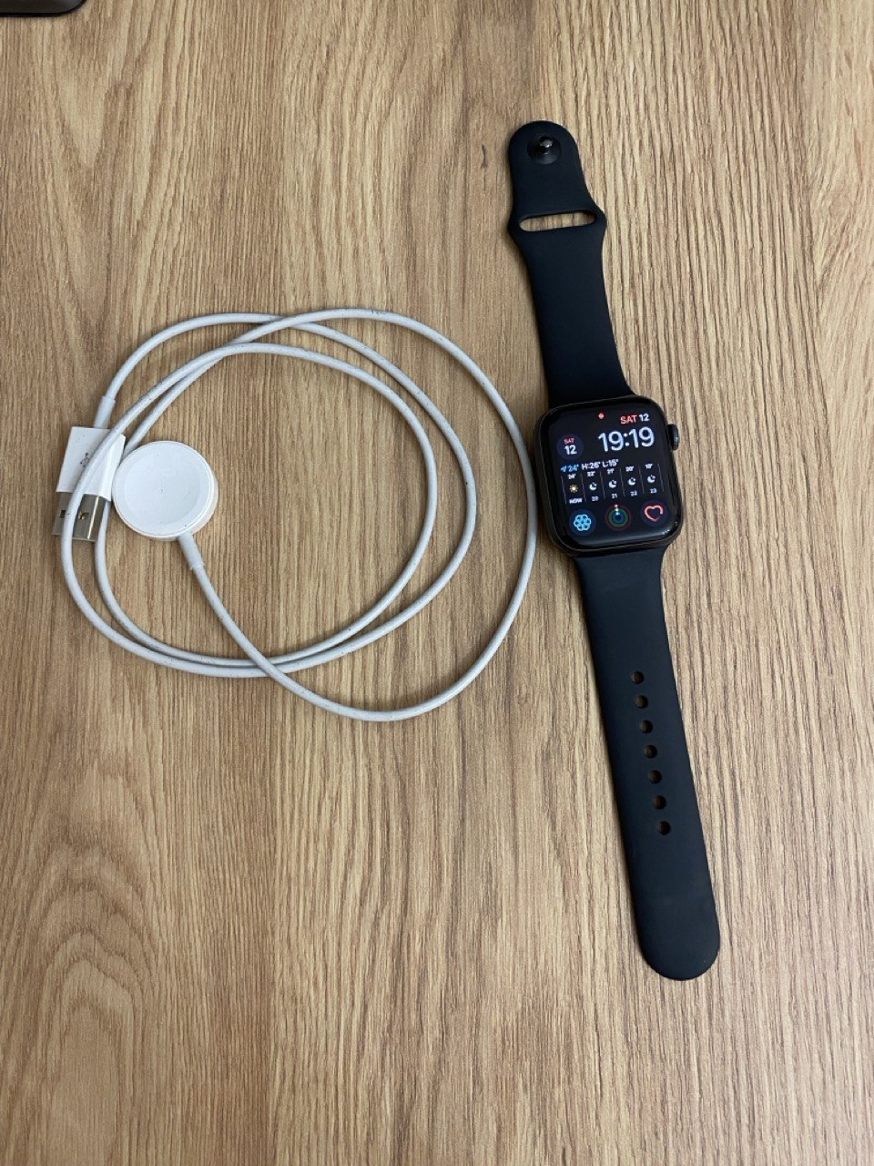 Apple Watch SE 1st Gen 44mm GPS Space Gray