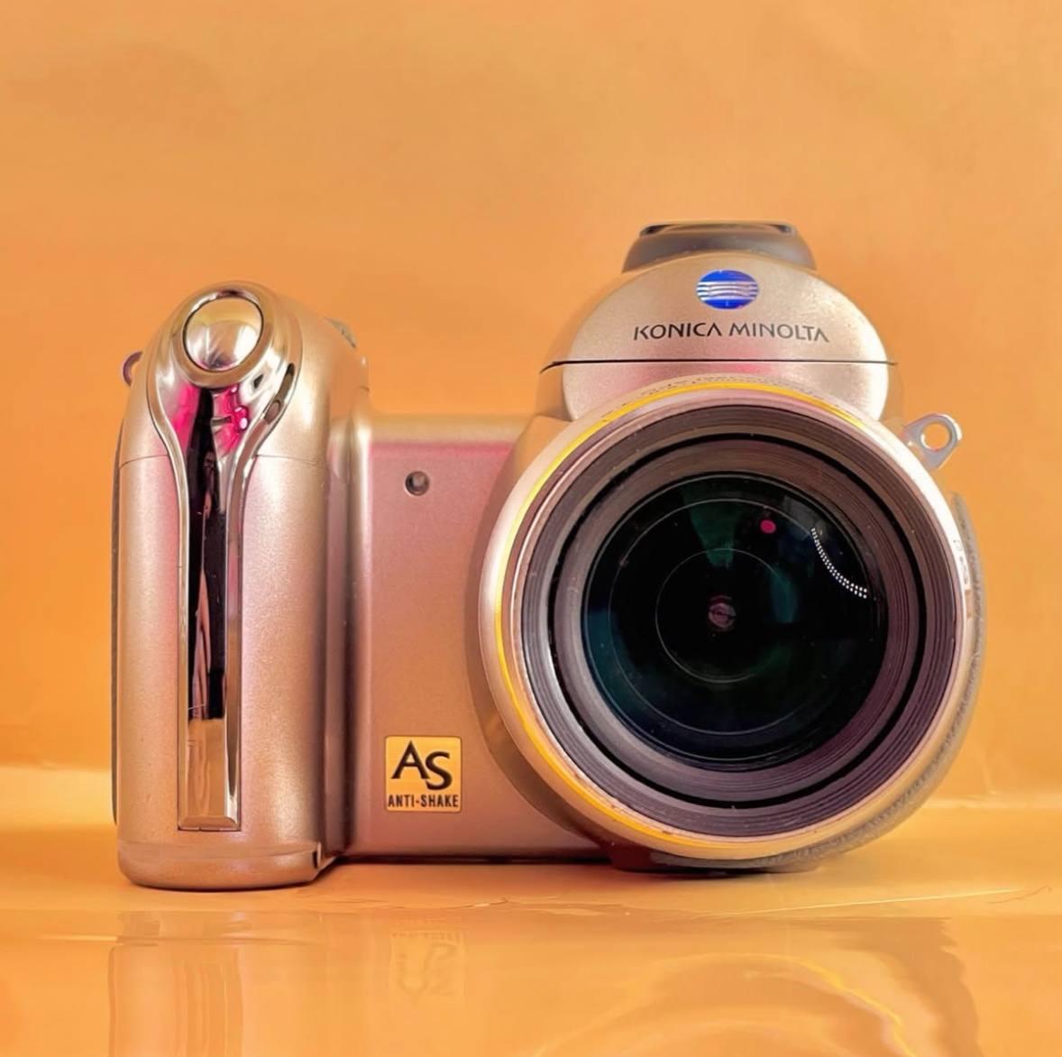 Фотоаппарат Konica Minolta DiMAGE Z6, серебристый