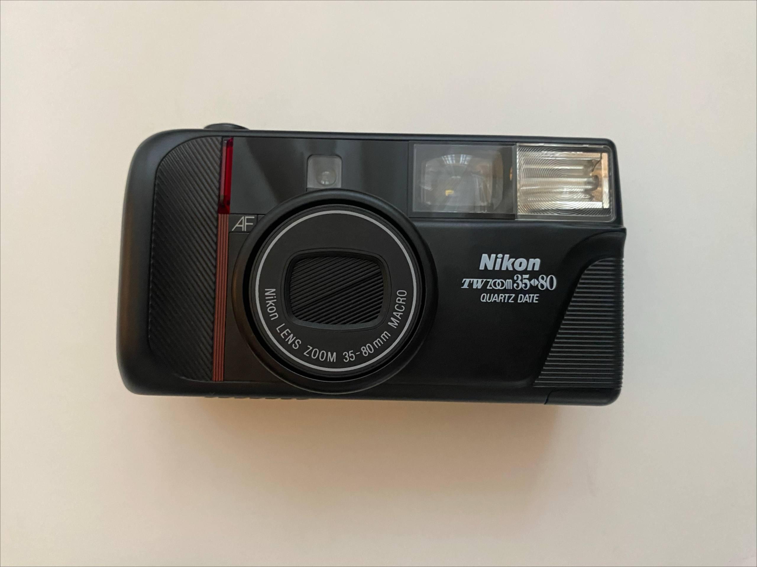 Nikon TW Zoom 35-80 пленочный фотоаппарат