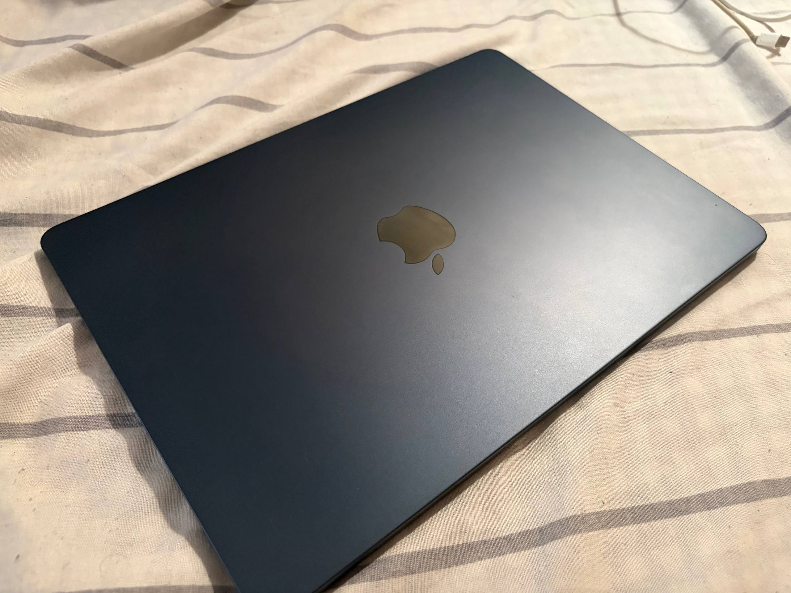 MacBook Air 13 M4 16/512 ГБ 2025