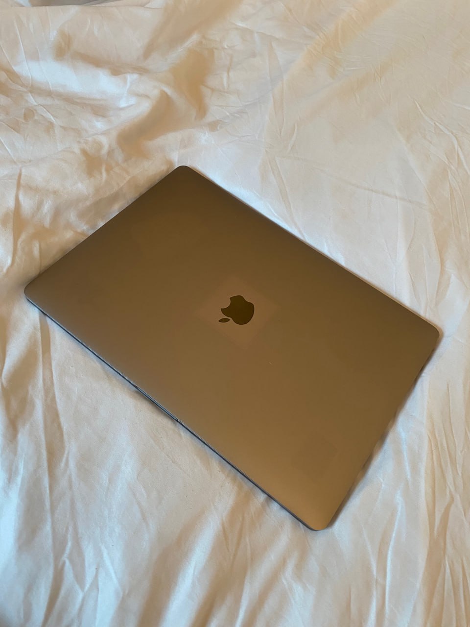 MacBook Pro 2018 15-inch (i7, 16GB, 512GB SSD)