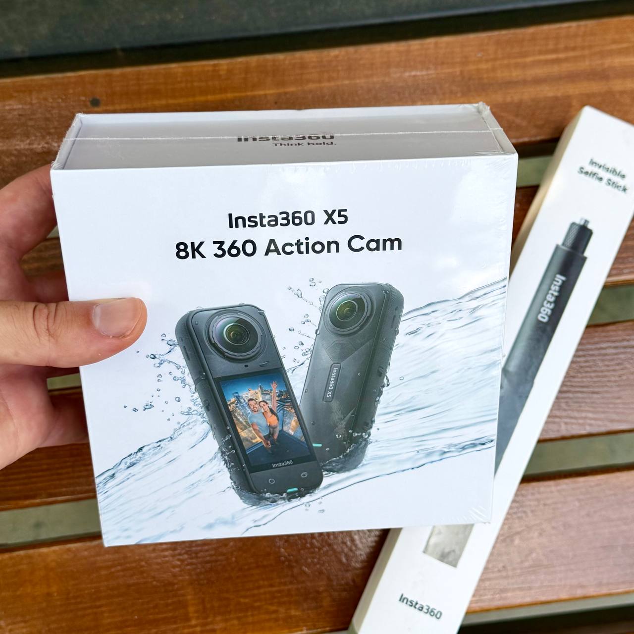 Insta360 X5 8K + Invisible selfie stick