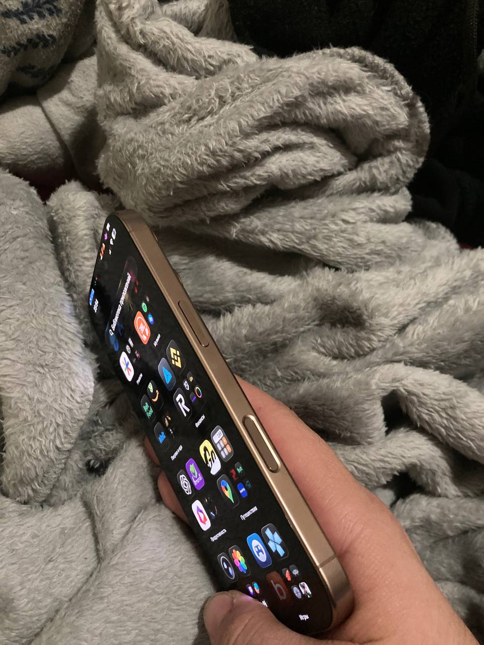 iPhone 16 Pro 128GB Desert Gold
