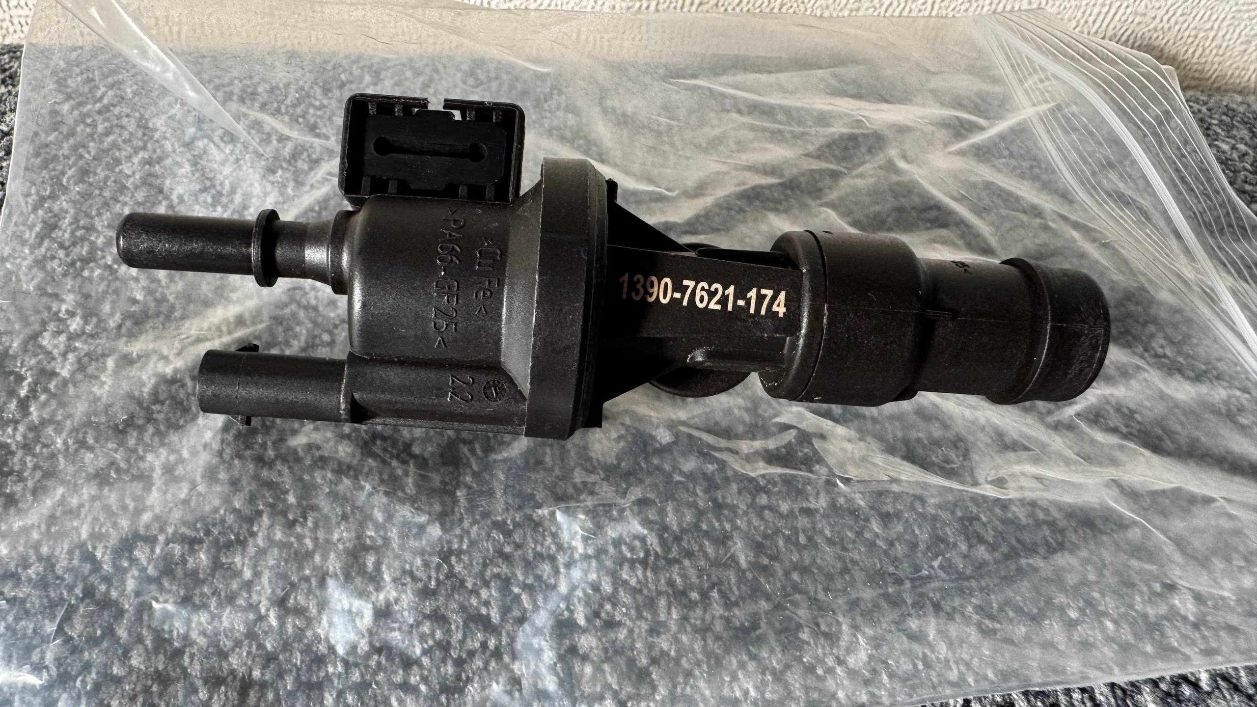 Клапан вентиляции топливного бака BMW/MINI OEM 13907621174