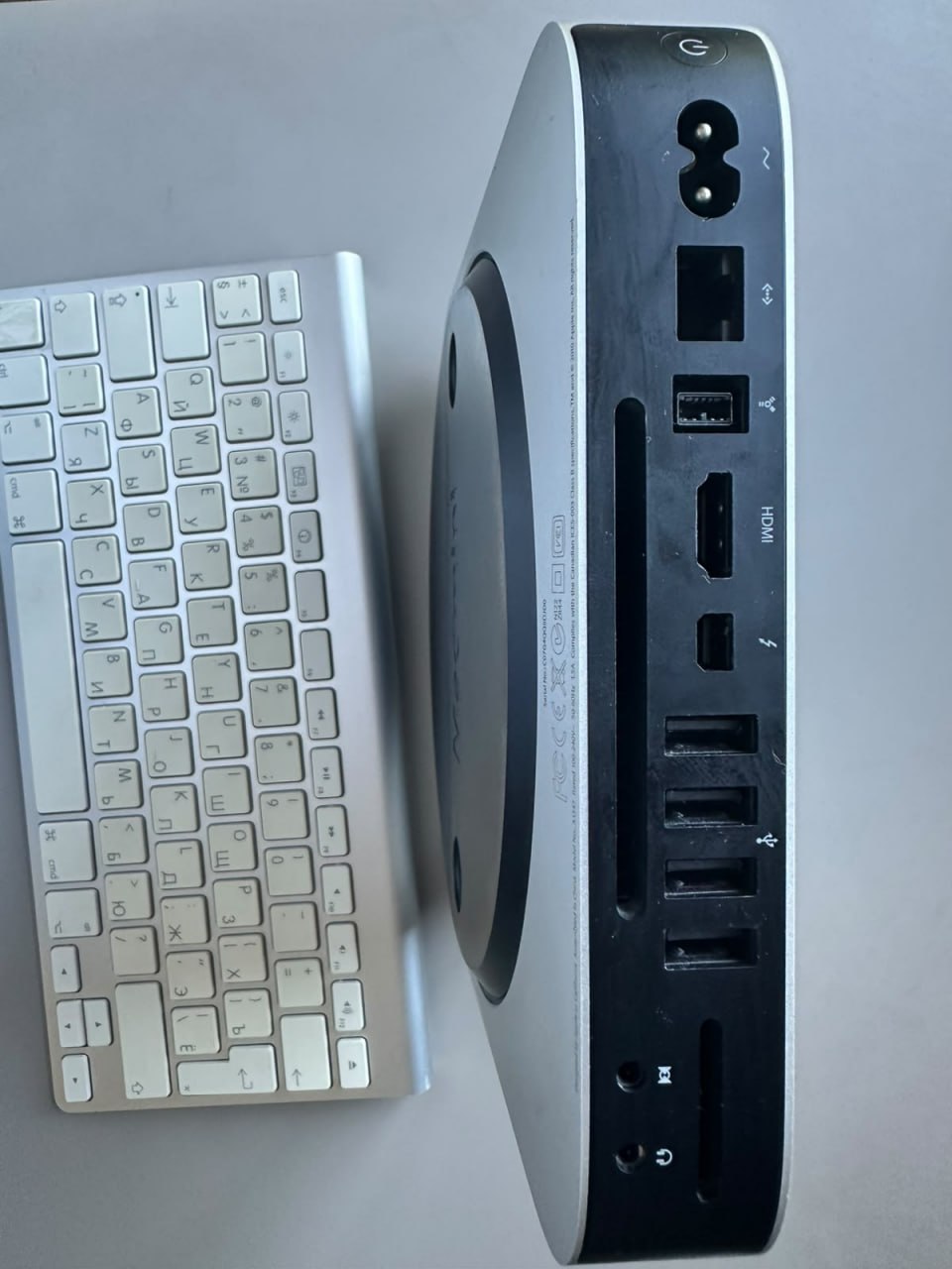 Apple Mac Mini Mid 2011 + Magic Mouse + клавиатура