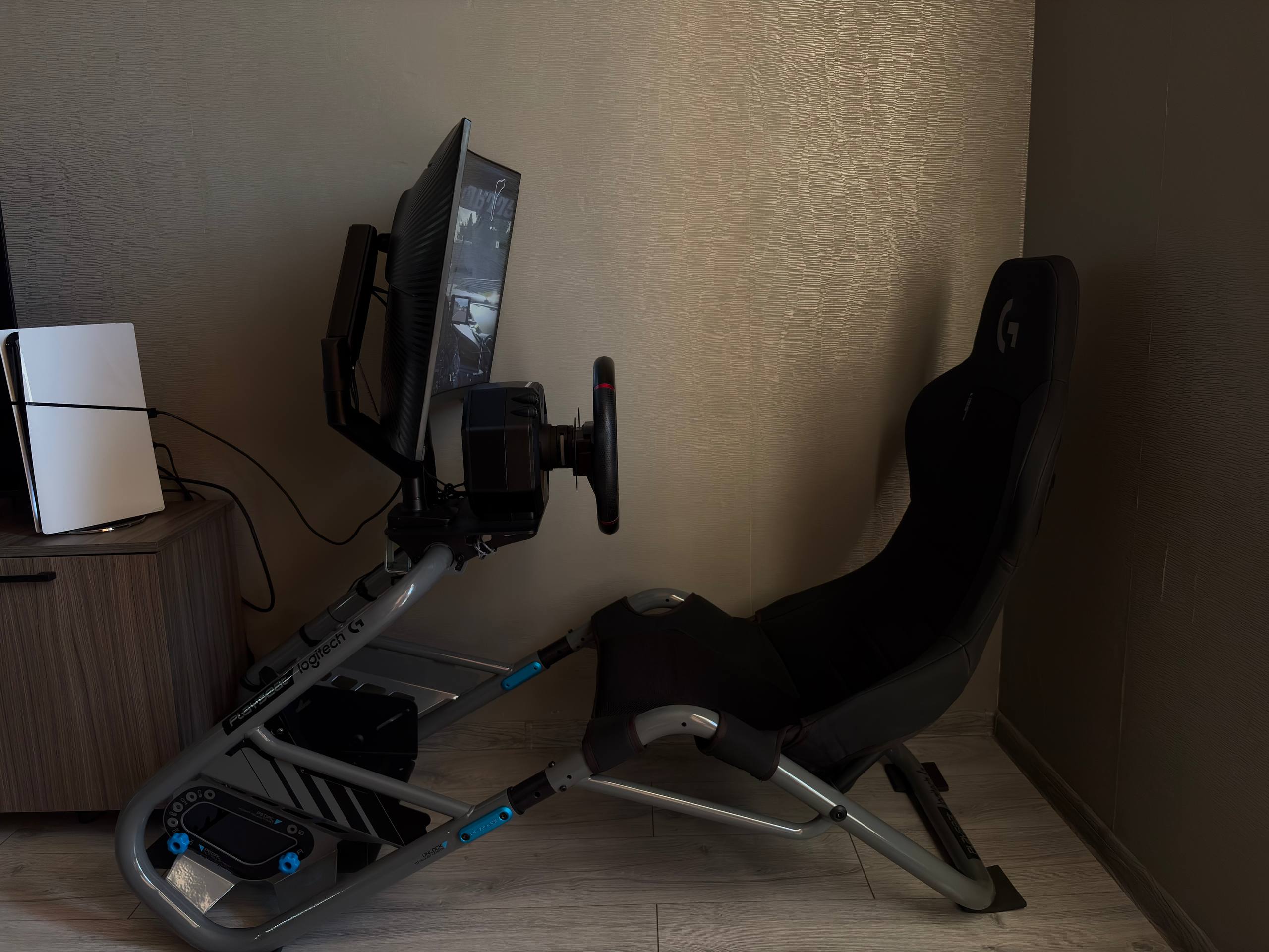 Симрейсинг сетап: Thrustmaster T598 + Playseat Trophy + Samsung Odyssey G5 32"