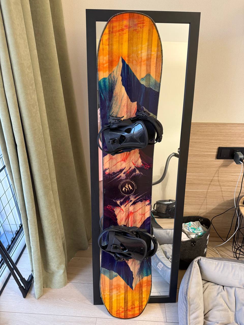 Сноуборд Jones Twin Sisters 2019 с креплениями Salomon