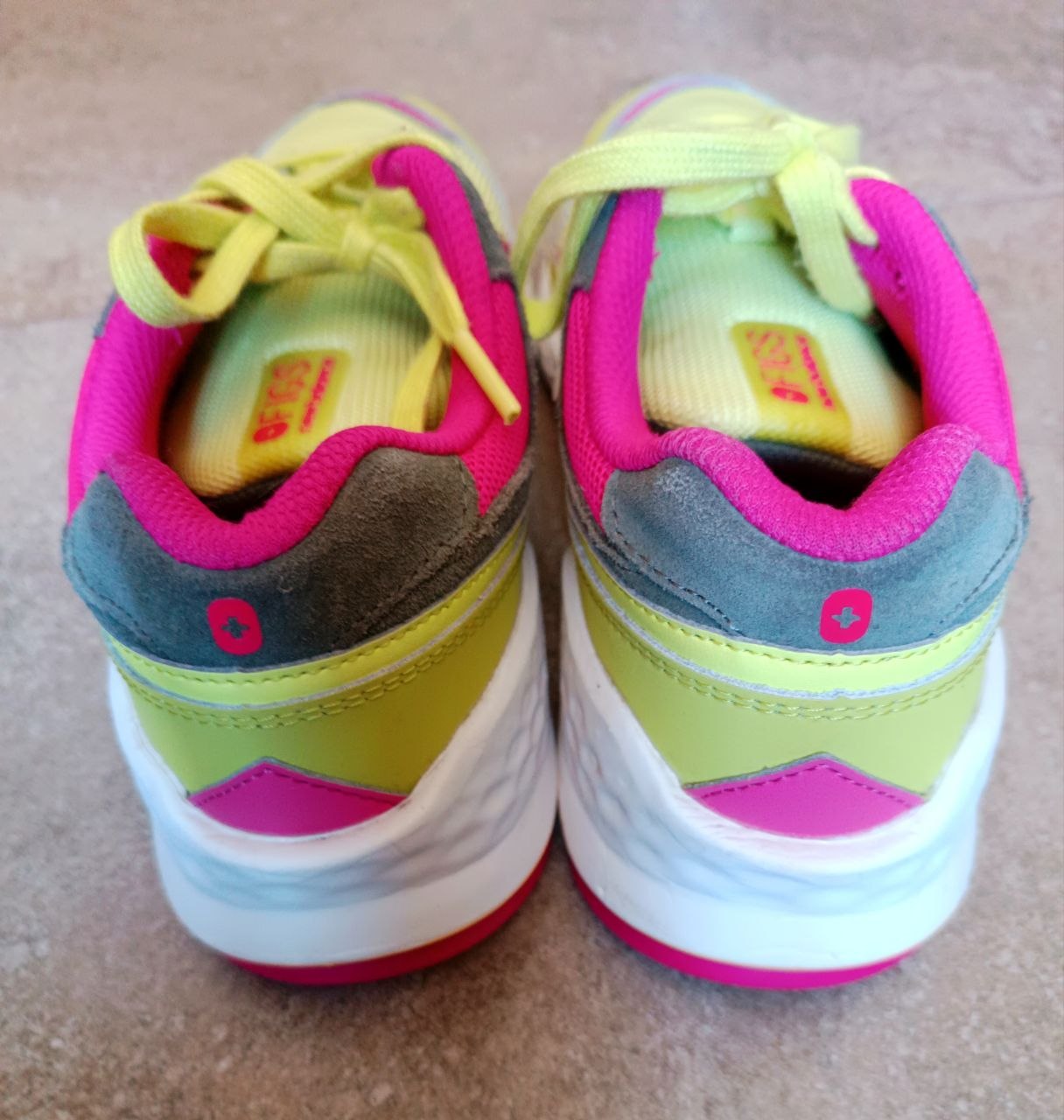 Кроссовки женские New Balance, размер 38 EU