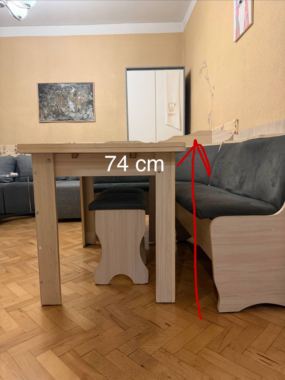 Кухонный уголок + раскладной стол + 2 табуретки