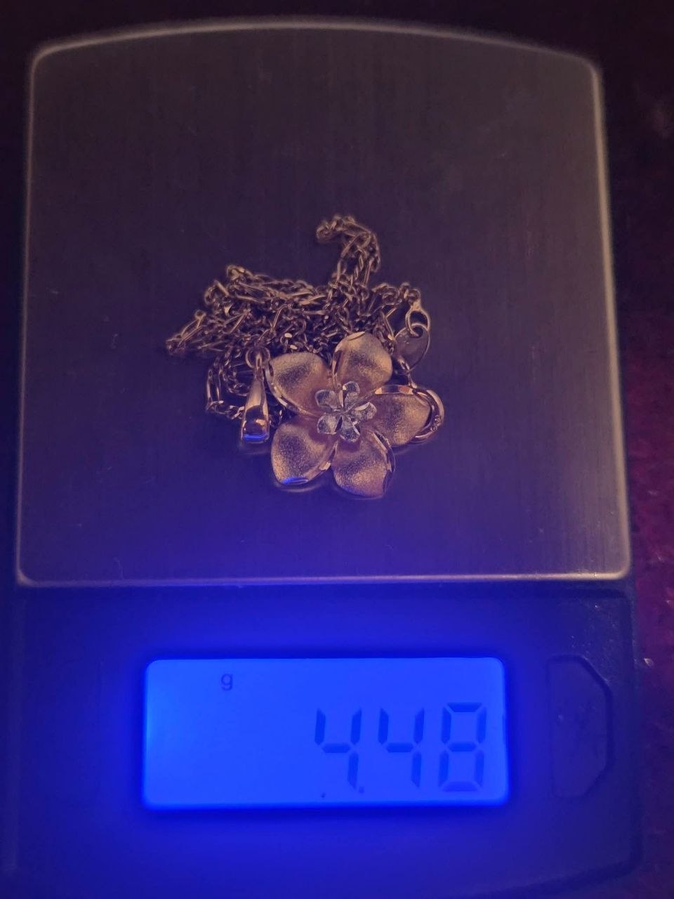 Золотое ожерелье с цветком, 750 проба, 4,48 г
