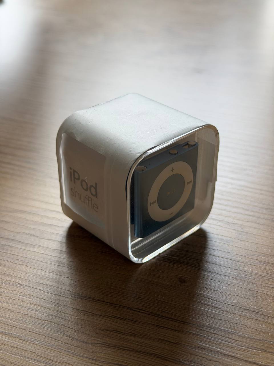 iPod shuffle (4-е поколение) 2 ГБ голубой, запечатан