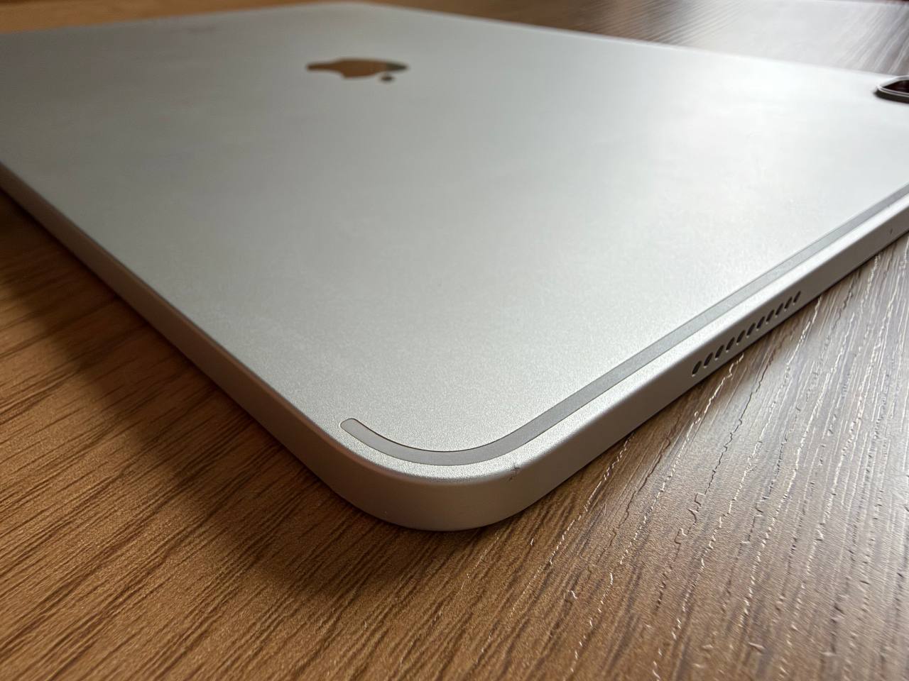 iPad Pro 12.9" (M1, 5-е поколение) 256 ГБ Wi-Fi с Apple Pencil, чехлом ESR и под
