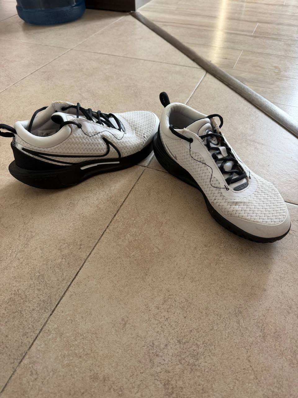 Кроссовки для тенниса Nike Court, 39 размер