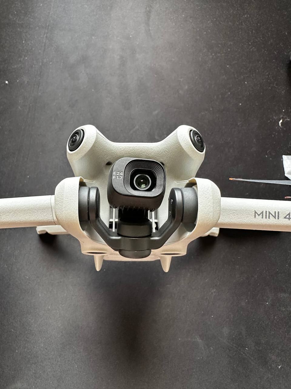 DJI Mini 4 Pro дрон с пультом, 2 аккумуляторами и сумкой