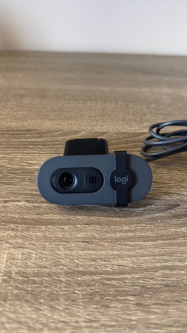 Веб-камера Logitech Brio 100