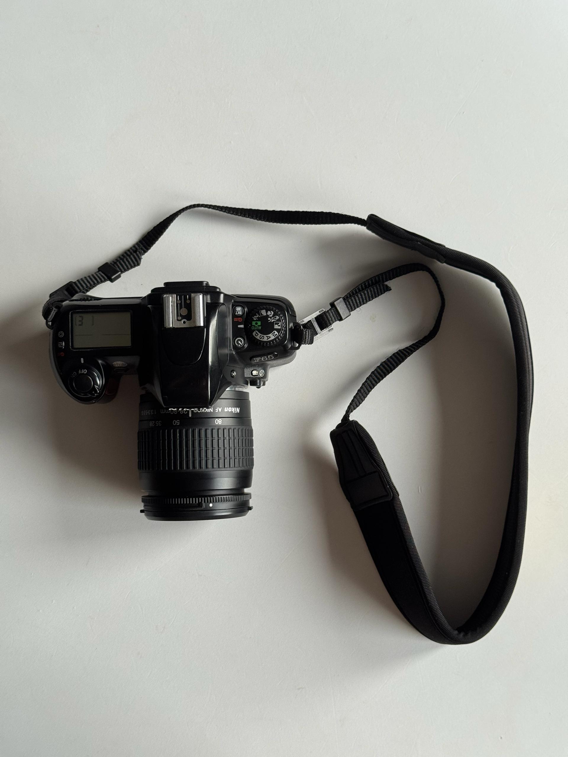 Пленочный фотоаппарат Nikon F65 + объектив AF Nikkor 28-80mm