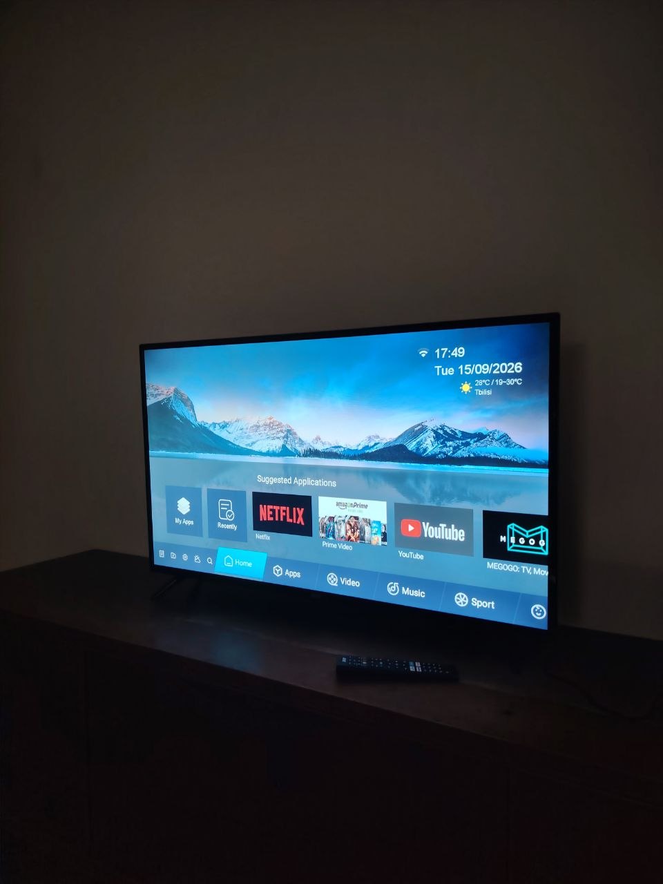 Телевизор 2E 43A06K 43" Smart TV Android