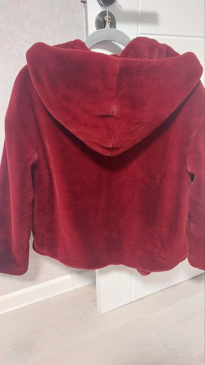 Шубка Benetton, размер S