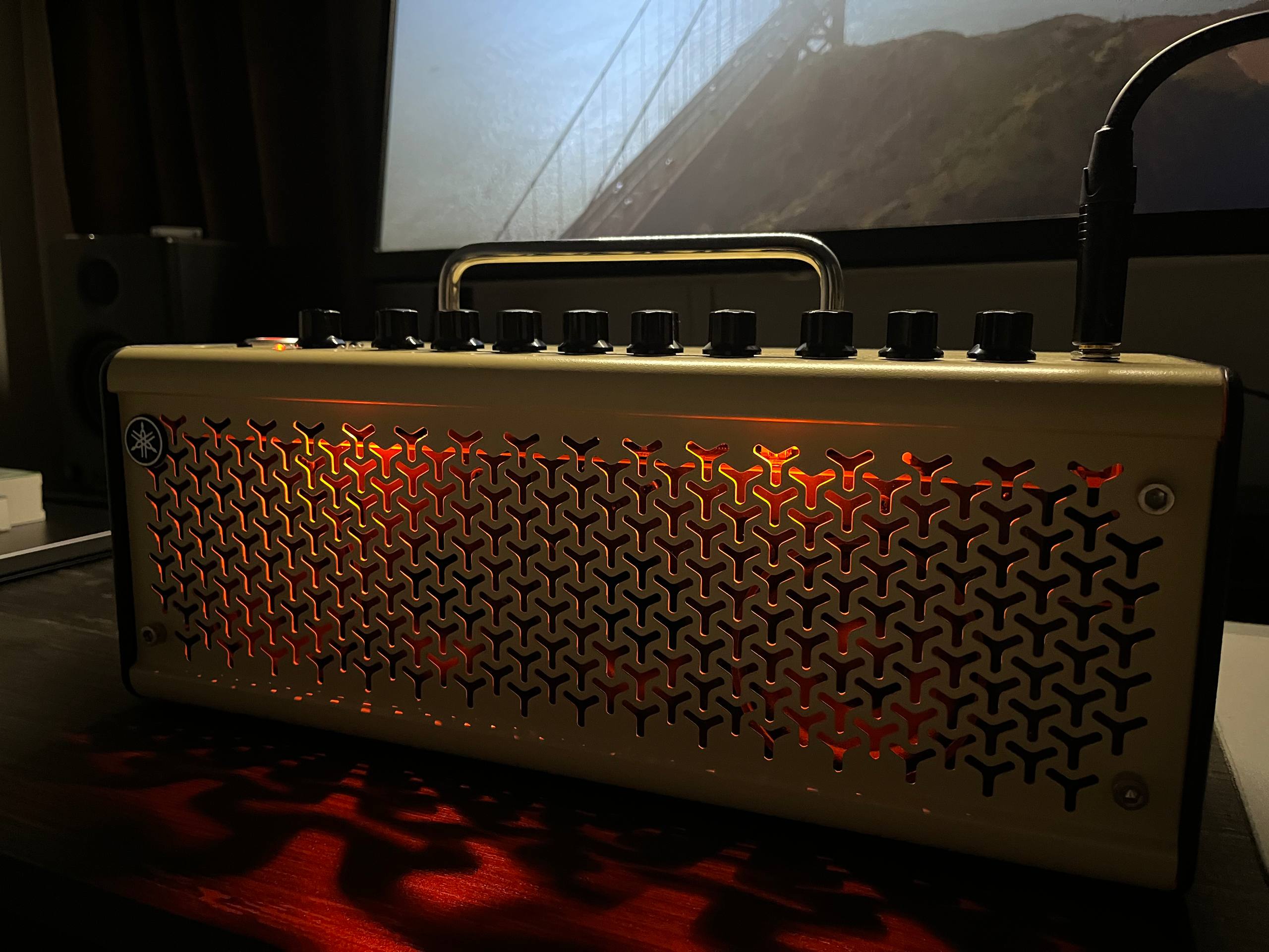 Гитарный комбик Yamaha THR10 II