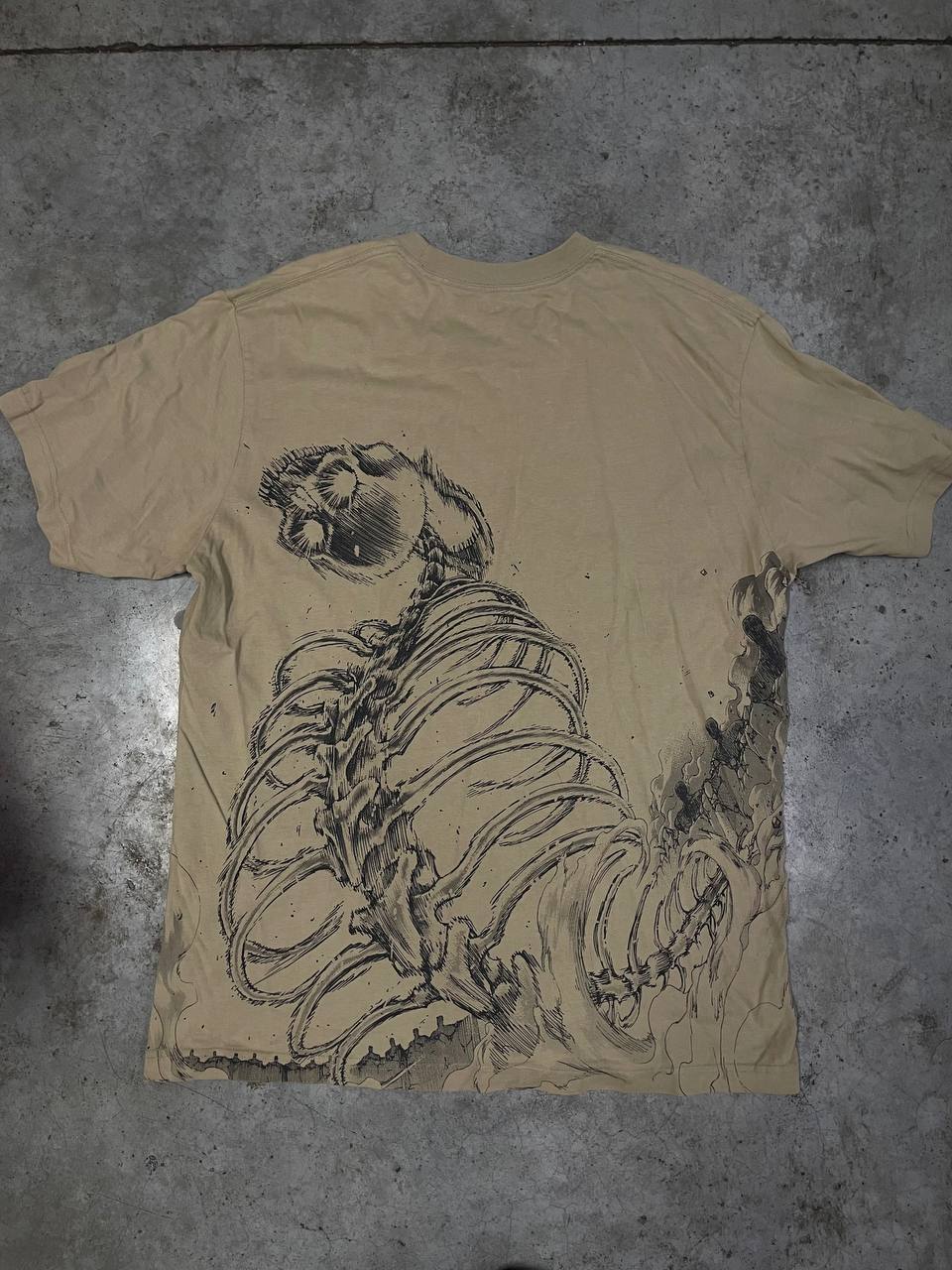 Футболка Uniqlo x Attack on Titan, размер XL