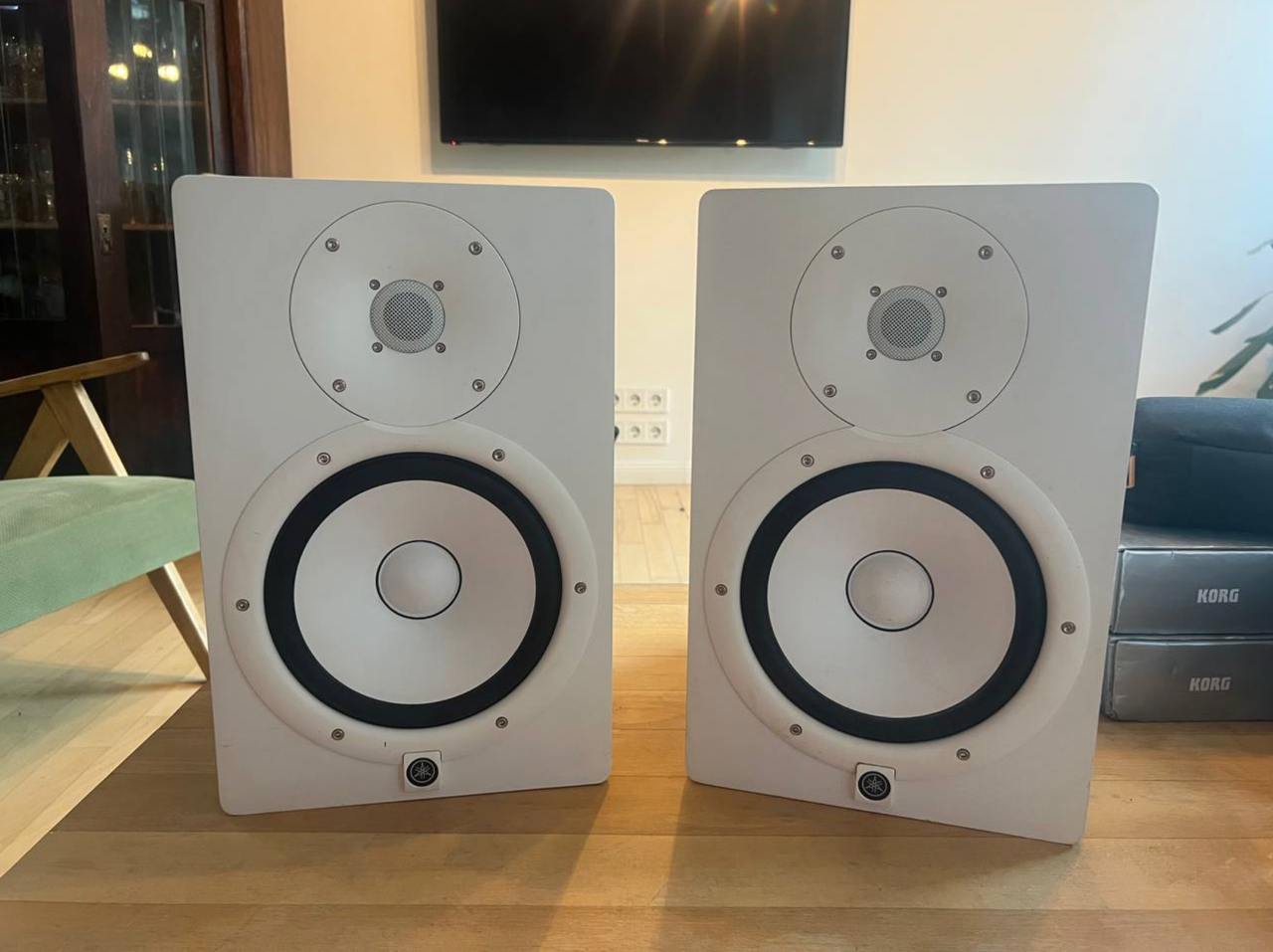Yamaha HS8 студийный монитор