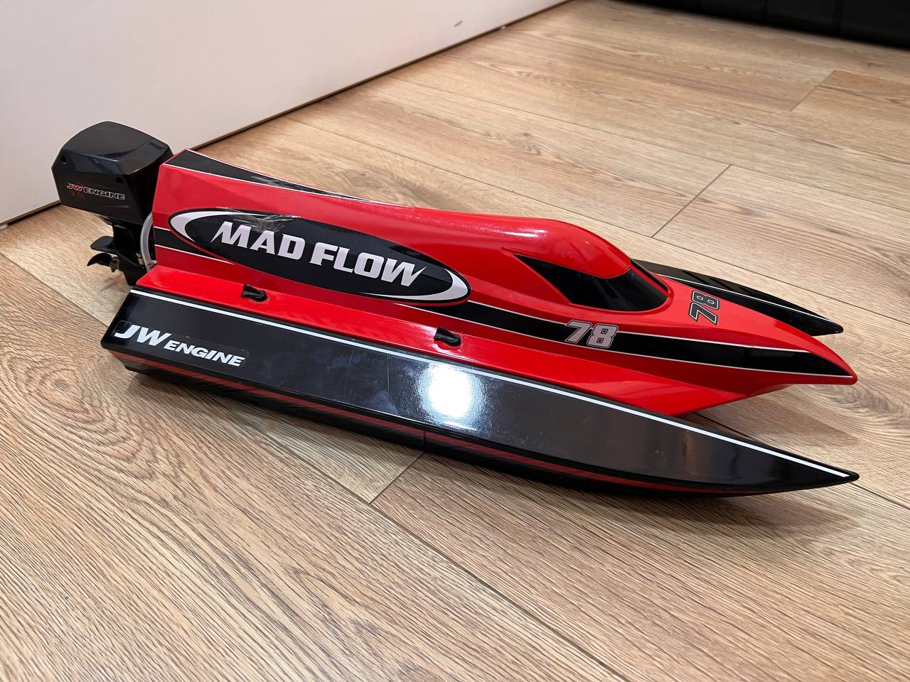 Радиоуправляемая лодка Joysway Mad Flow JW Engine 78